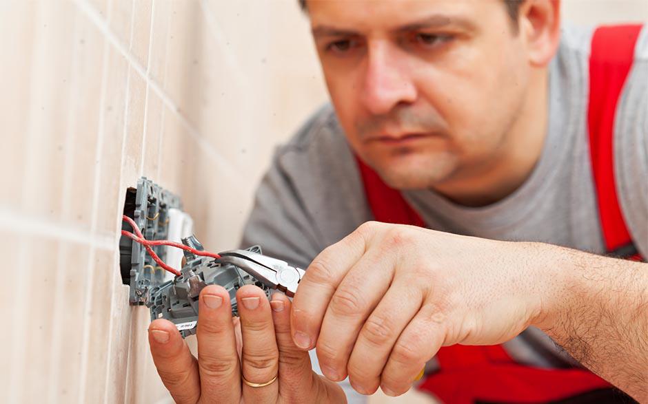 travail électricien Houilles